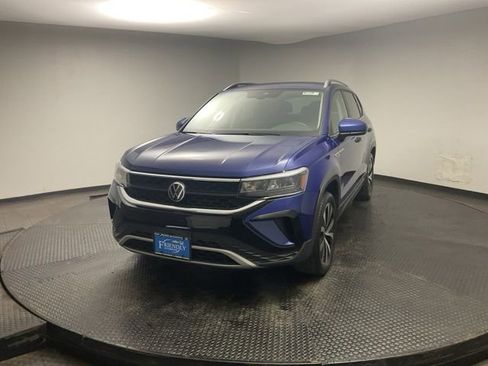 Used 2022 Volkswagen Taos SE AWD/4WD image 3