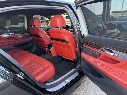 Used 2022 BMW 740i xDrive w/ M Sport Package image 30