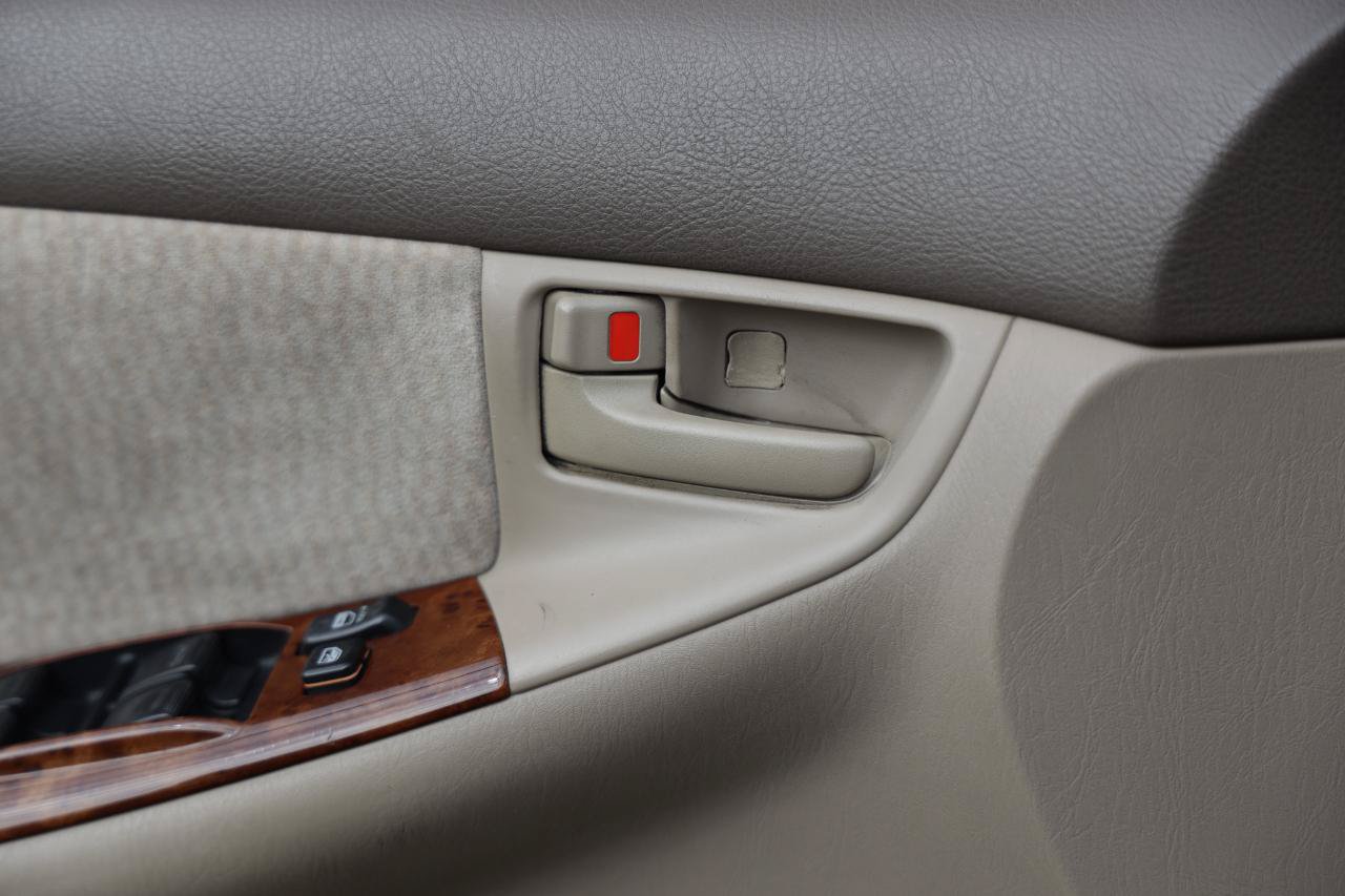 Used 2006 Toyota Corolla LE w/ Audio Value Pkg FWD image 39