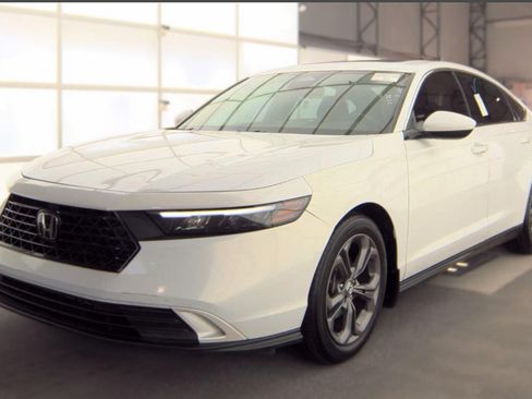 Used 2023 Honda Accord EX image 1