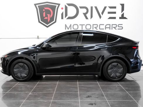 Used 2026 Tesla Model Y 2WD image 11