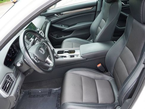Used 2018 Honda Accord Sport image 15