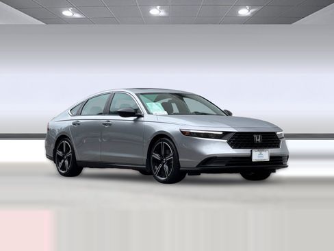 Used 2024 Honda Accord Sport image 6