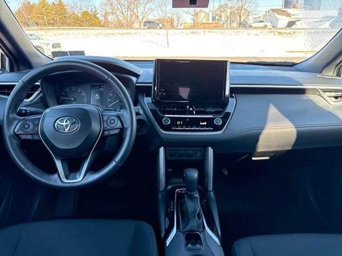 Certified 2024 Toyota Corolla Cross SE image 12