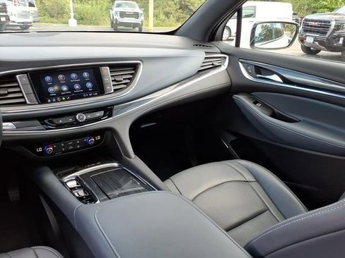 Used 2022 Buick Enclave Essence w/ Experience Buick Package image 26