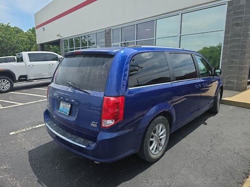 Used 2019 Dodge Grand Caravan SXT FWD image 7