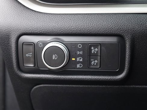 Used 2020 Ford Explorer XLT w/ Equipment Group 202A AWD/4WD image 28