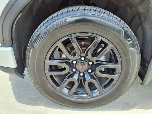Used 2022 GMC Sierra 1500 Elevation w/ Preferred Package RWD image 21