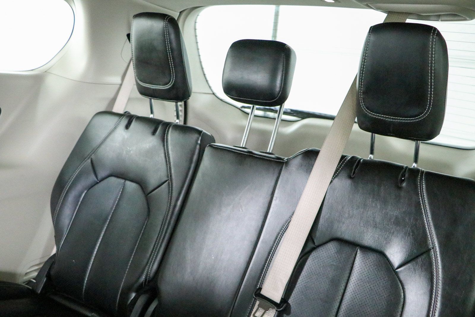 Used 2024 Chrysler Pacifica Touring-L FWD image 25