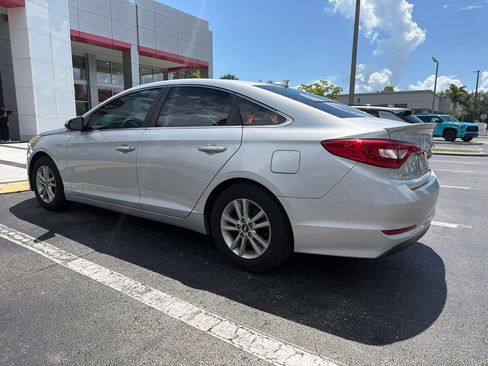Used 2017 Hyundai Sonata SE w/ Cargo Package FWD image 4