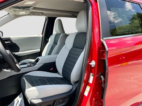 New 2025 Mitsubishi Outlander SE image 22