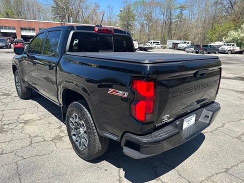 Used 2023 Chevrolet Colorado Z71 w/ Z71 Convenience Package 2 AWD/4WD image 5