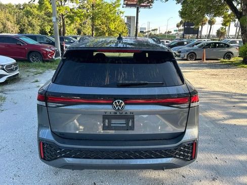 Used 2026 Volkswagen Tiguan SE R-Line FWD image 18