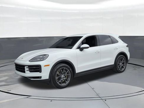 Certified 2024 Porsche Cayenne image 1