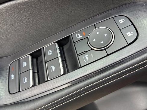 Used 2023 Nissan Rogue SL image 16