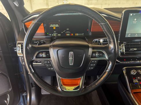 Used 2018 Lincoln Navigator L Select w/ Technology Package AWD/4WD image 34