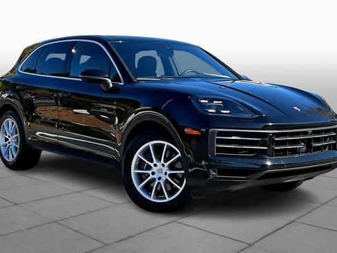 Used 2024 Porsche Cayenne image 4