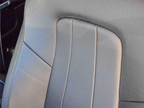 Used 2021 Mercedes-Benz GLB 250 image 26