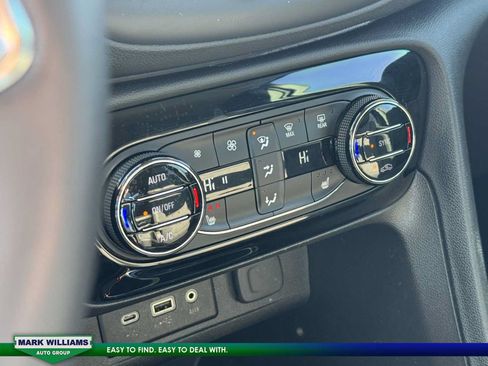 Used 2023 Buick Encore GX Select FWD image 17