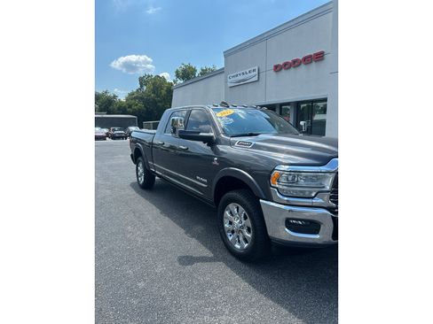 Used 2022 RAM 2500 Limited AWD/4WD image 2