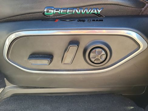 Used 2022 Jeep Wagoneer Series III w/ Flexible Seating Group image 20