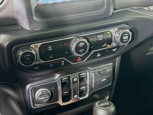 Used 2023 Jeep Wrangler Unlimited AWD/4WD image 22