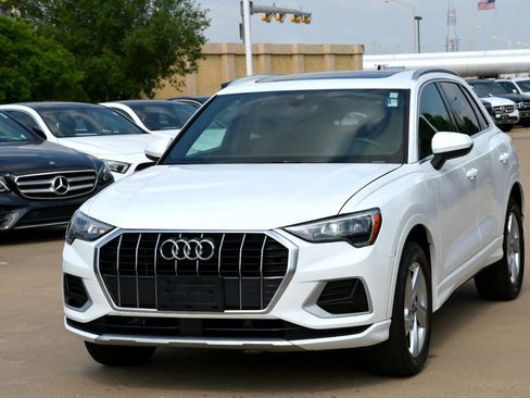 Used 2020 Audi Q3 2.0T Premium image 2
