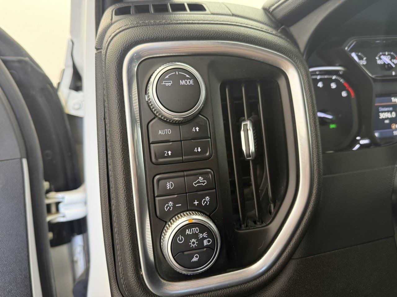 Used 2021 GMC Sierra 3500 SLT AWD/4WD image 22