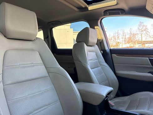 Used 2018 Honda CR-V Touring image 31
