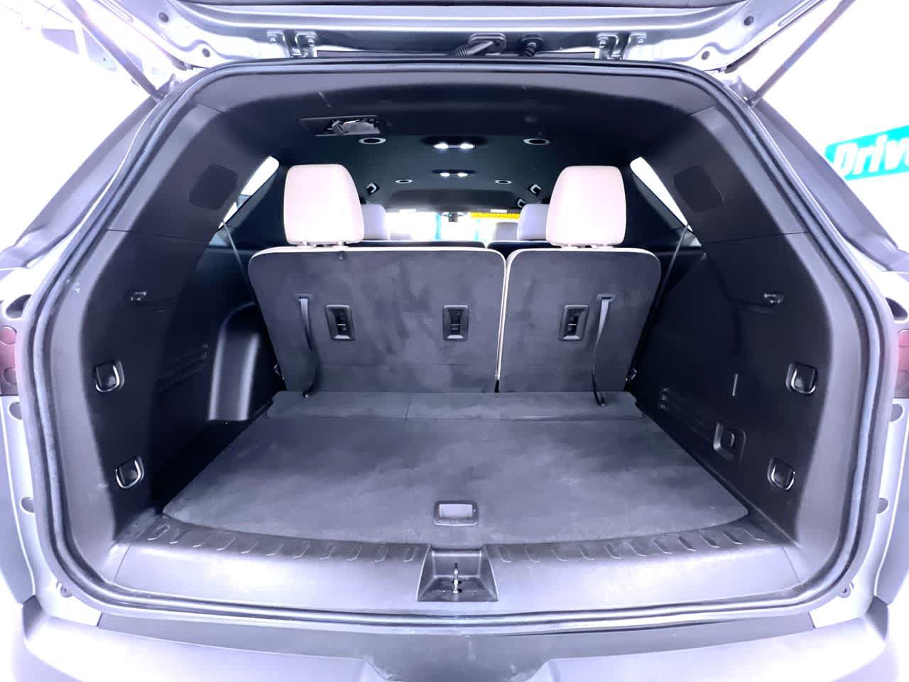 Used 2023 Chevrolet Traverse LS FWD image 43