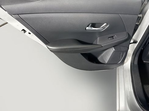 Used 2022 Nissan Sentra SV FWD image 26