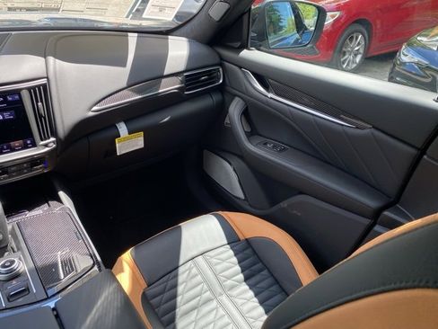 New 2024 Maserati Levante Trofeo image 47