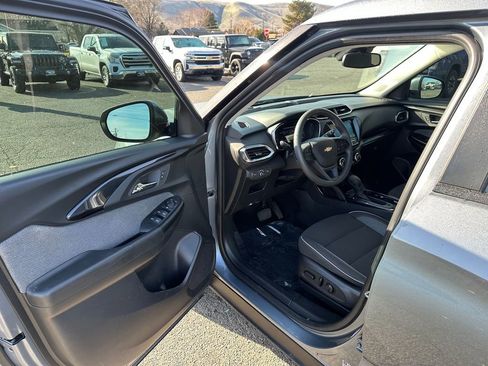 Used 2022 Chevrolet TrailBlazer LT w/ Convenience Package image 19