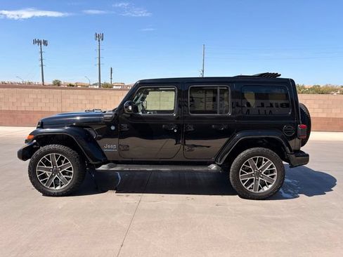 Used 2024 Jeep Wrangler High Altitude AWD/4WD image 10