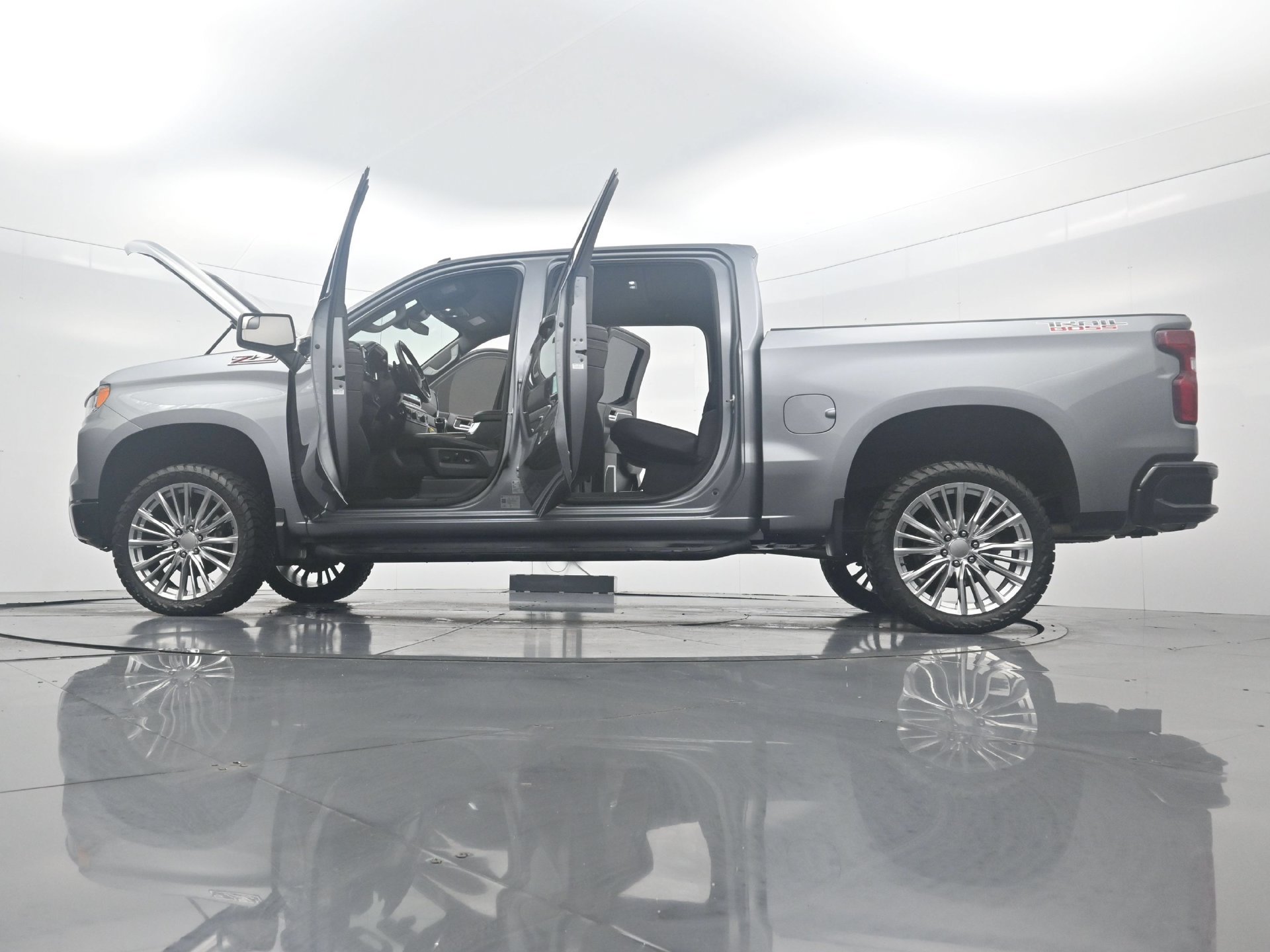 Used 2025 Chevrolet Silverado 1500 LT Trail Boss w/ Convenience Package II AWD/4WD image 43
