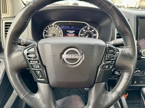 Used 2022 Nissan Frontier SV AWD/4WD image 13
