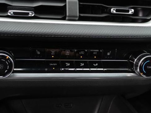 Used 2026 Chevrolet Equinox LT image 25