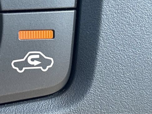 Used 2024 Nissan Frontier SL w/ Technology Package RWD image 30
