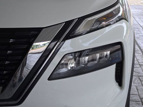 Used 2021 Nissan Rogue S AWD/4WD image 12