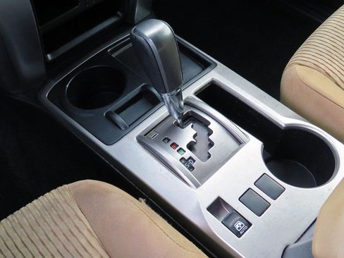 Used 2015 Toyota 4Runner SR5 image 28