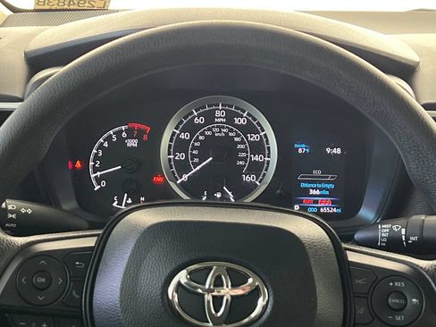 Used 2021 Toyota Corolla LE w/ Carpet Mat Package (TMS) FWD image 17