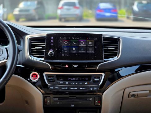 Used 2022 Honda Pilot Touring image 21
