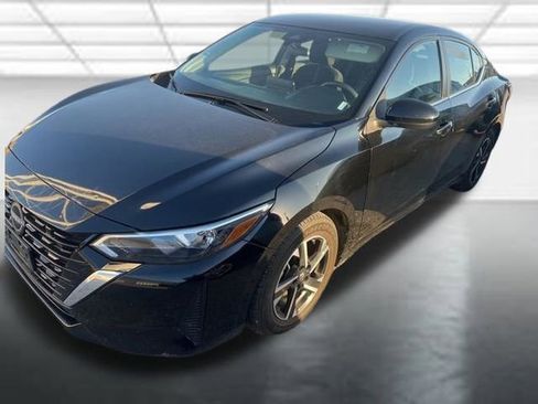 Used 2024 Nissan Sentra SV image 2