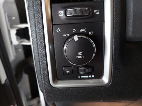 Used 2015 RAM 1500 Lone Star RWD image 25