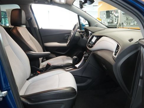 Used 2019 Chevrolet Trax LT w/ LT Convenience Package AWD/4WD image 33