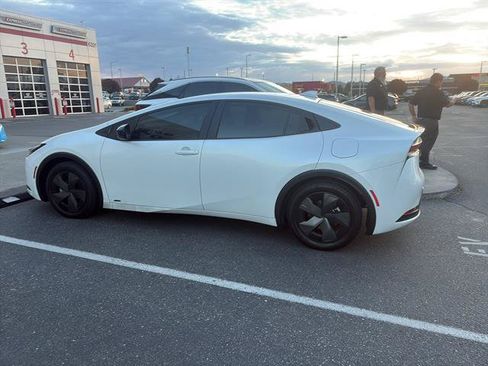 Used 2023 Toyota Prius LE AWD/4WD image 6