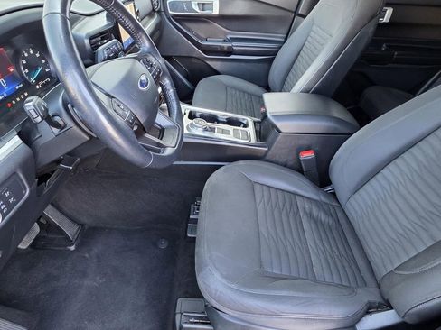Used 2020 Ford Explorer XLT w/ Class III Trailer Tow Package image 7