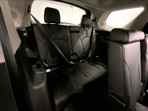 Used 2025 Honda Pilot Touring image 32