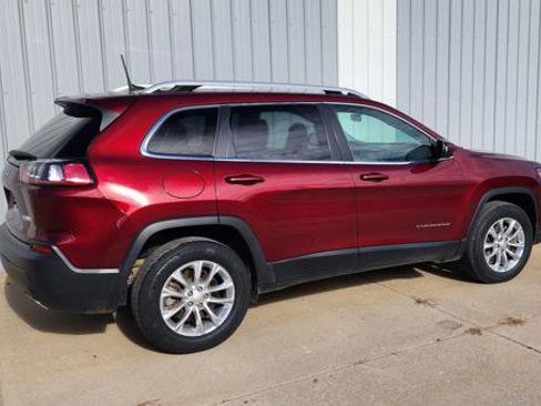 Used 2019 Jeep Cherokee Latitude w/ Cold Weather Group image 9