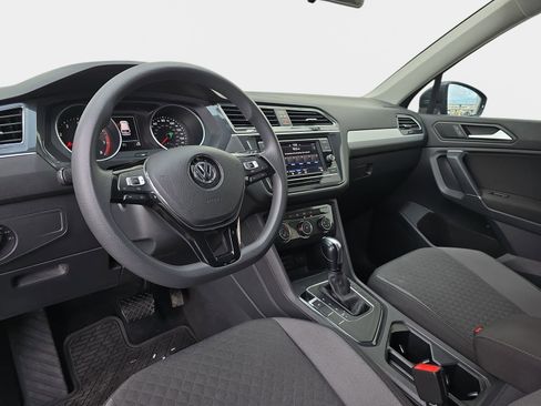 Used 2020 Volkswagen Tiguan S image 18